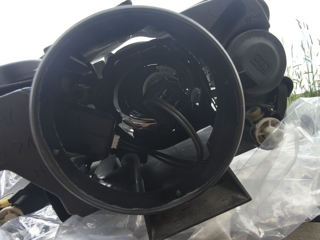 Lampy przód komplet Passat B6