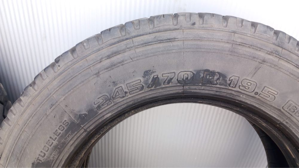 Sprzedam opony Long March 245/70 R19.5