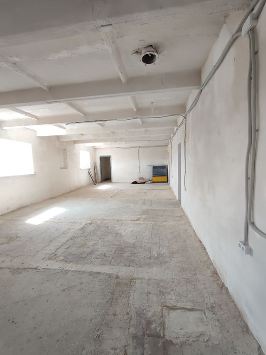 Продам складські приміщення в Білій криниці