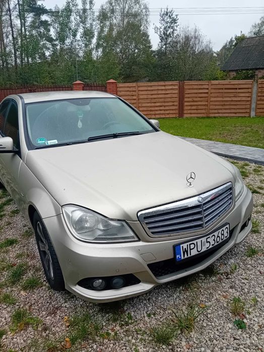 Mercedes C180  2011r.