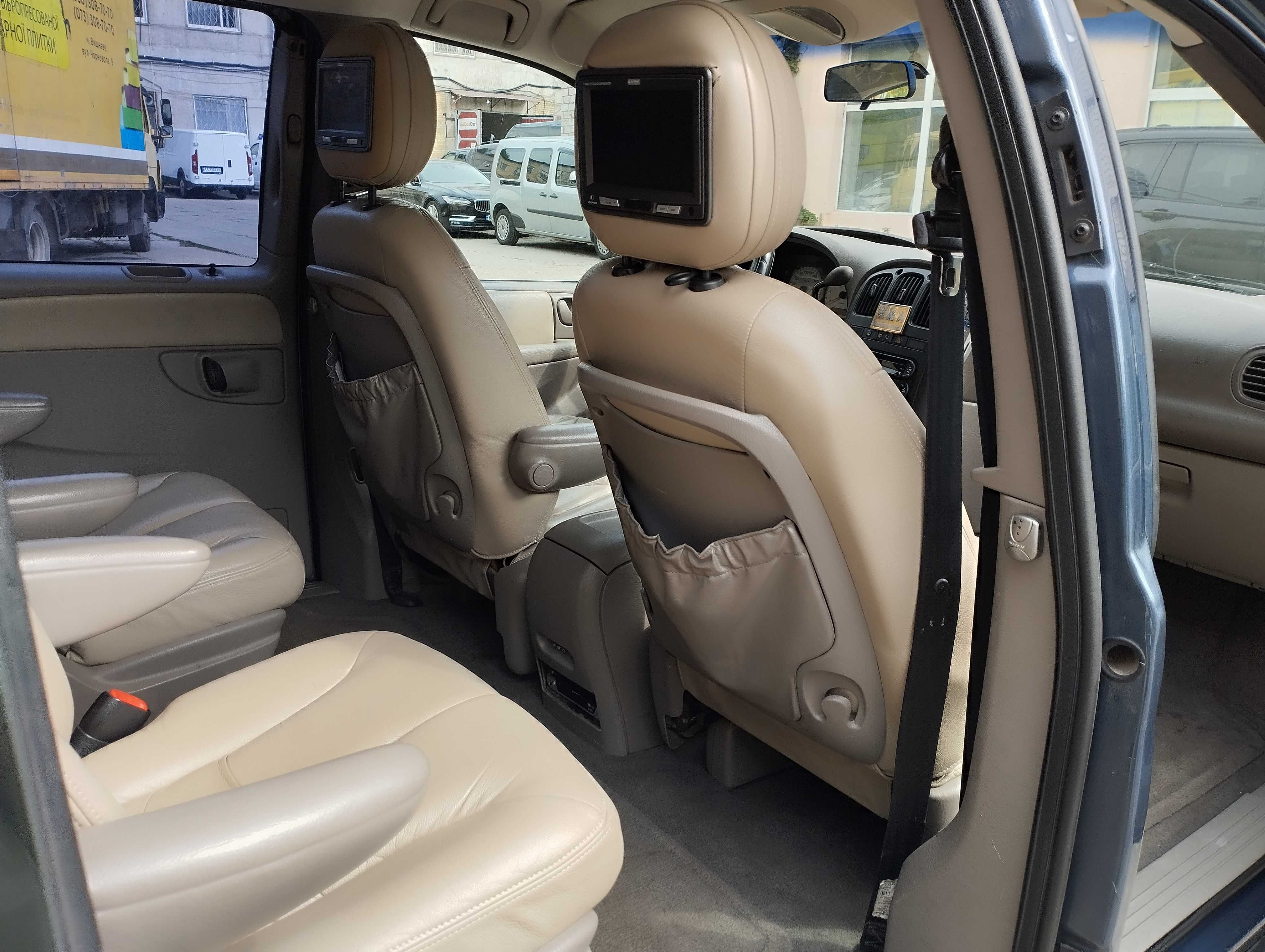 Chrysler Grand Voyager 3.3 v6 AT минивен на автомате газ бензин