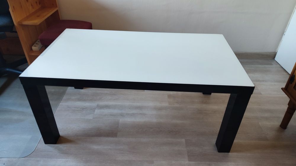 Stolik kawowy czarno-biały