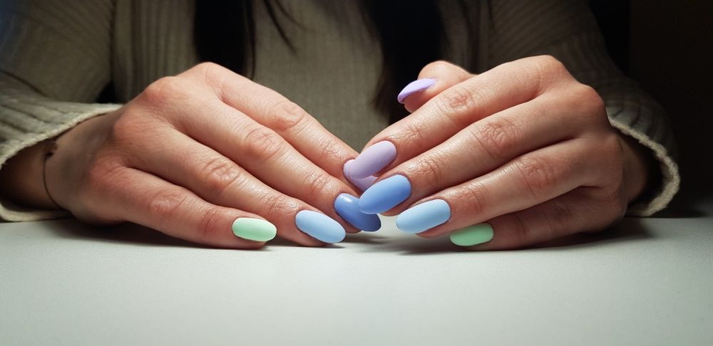 Manicure pedicure hybrydowy paznokcie Ursynów