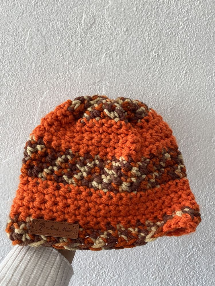 Gorro de Lã em Tons de Laranja e Castanho - Feito à Mão