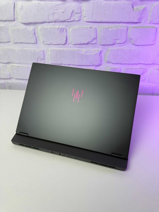 Helios 16' QHD OLED 240hz, Ultra 9 275HX RTX 5070TI 32GB RAM 1TB SSD
