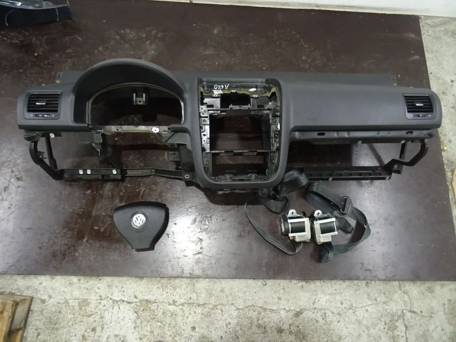 VW GOLF V 03-09 HB 3D 1.9TDI DESKA KONSOLA PASY PODUSZKI