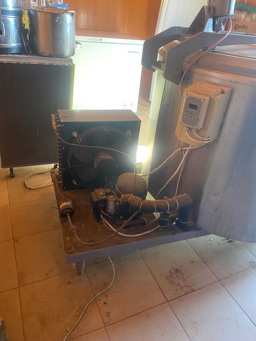 Продаю холодильник для молока