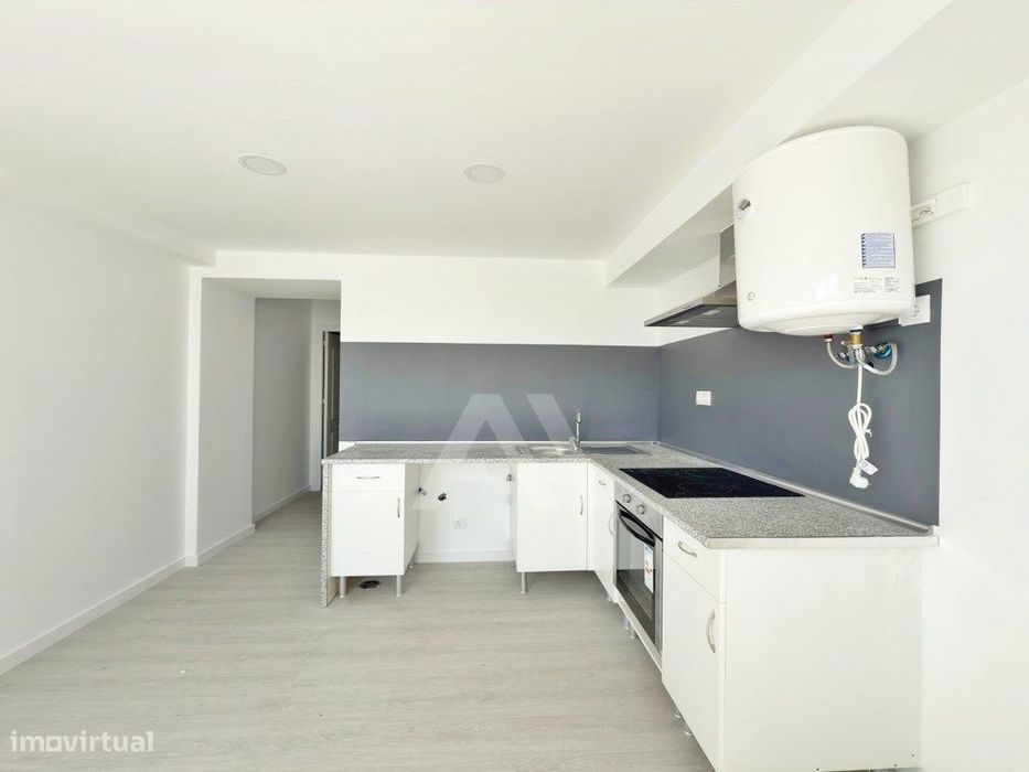 Apartamento T1 na Abrunheira com Luz e Água Incluídas