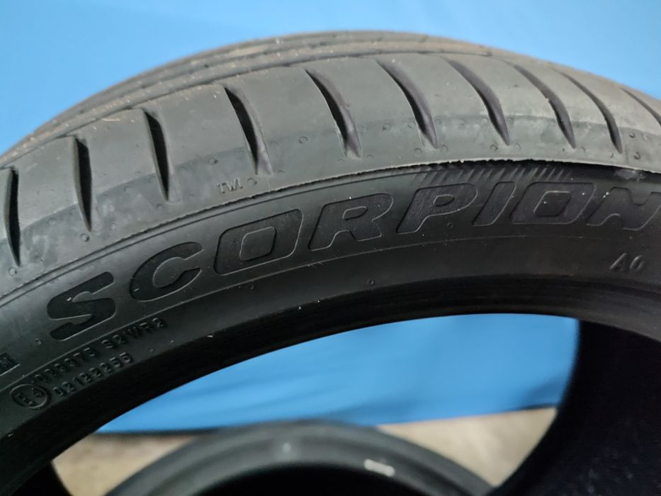 Pirelli Scorpion - 255  40 R21