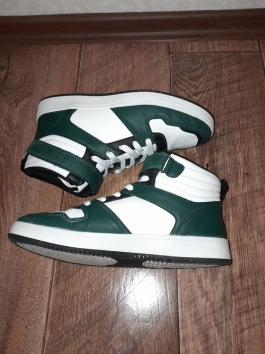 Чоловічі кросівки від Primark