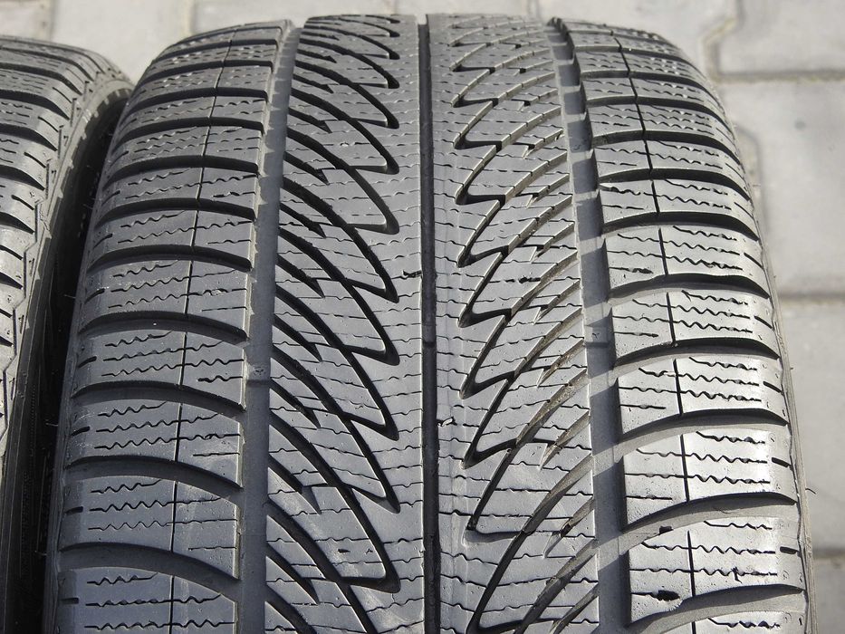2x Goodyear Ultragrip Performance 8 255/35r19 96V 6,5mm 14r