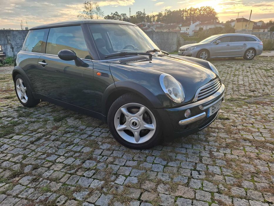 Mini One 1.6 Gasolina Teto Panorâmico ( Muito Estimado )