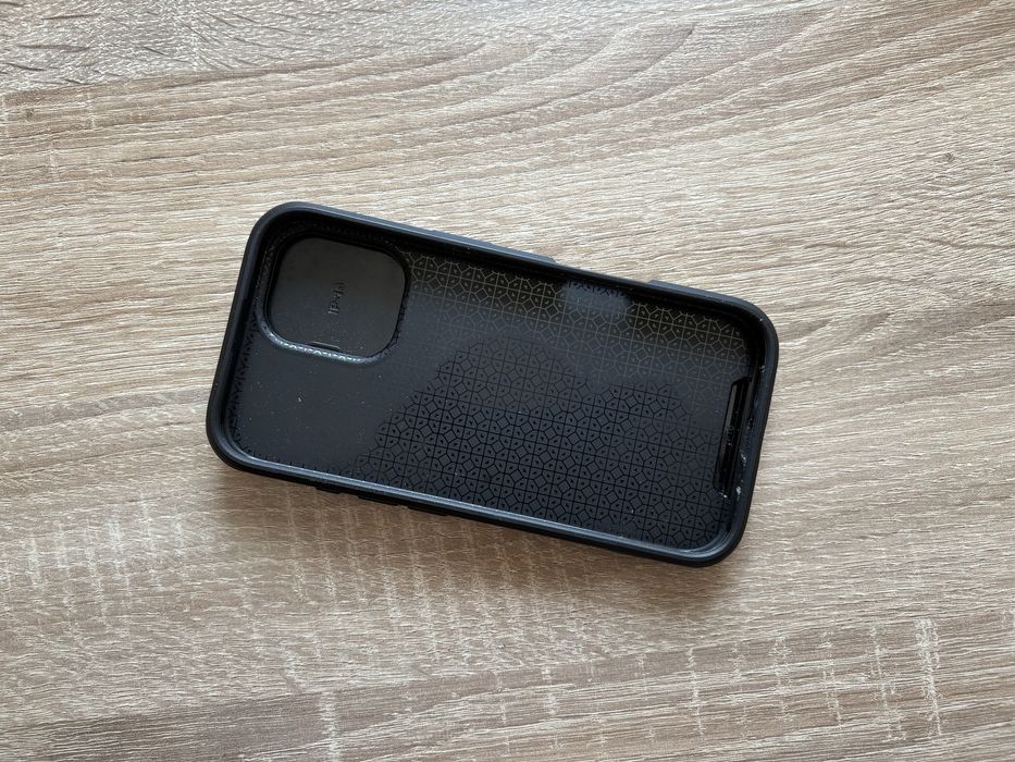 iPhone 16 Case Etiu