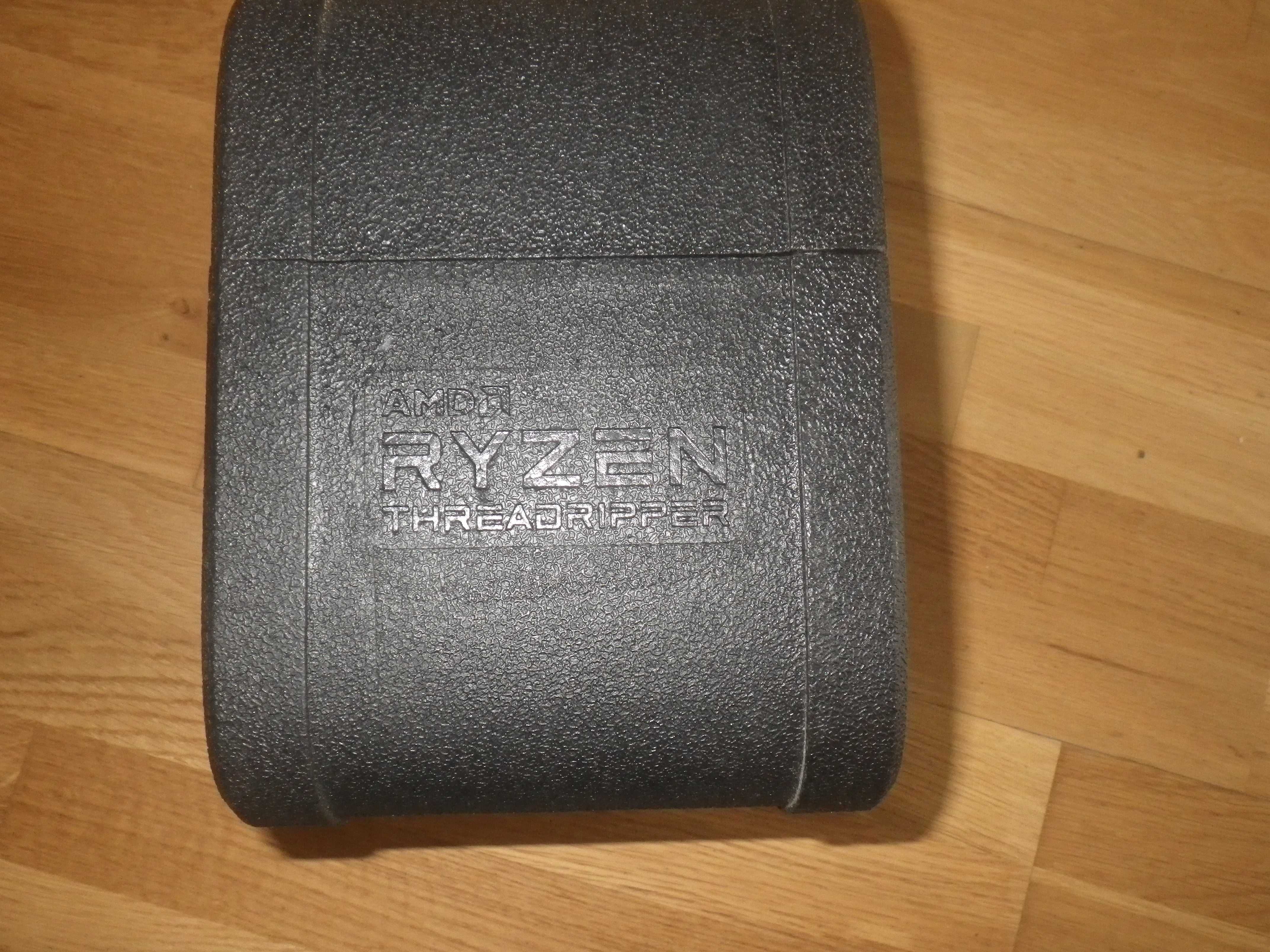 Pudełko i ramka bracket do procesorze AMD Ryzen Threadripper