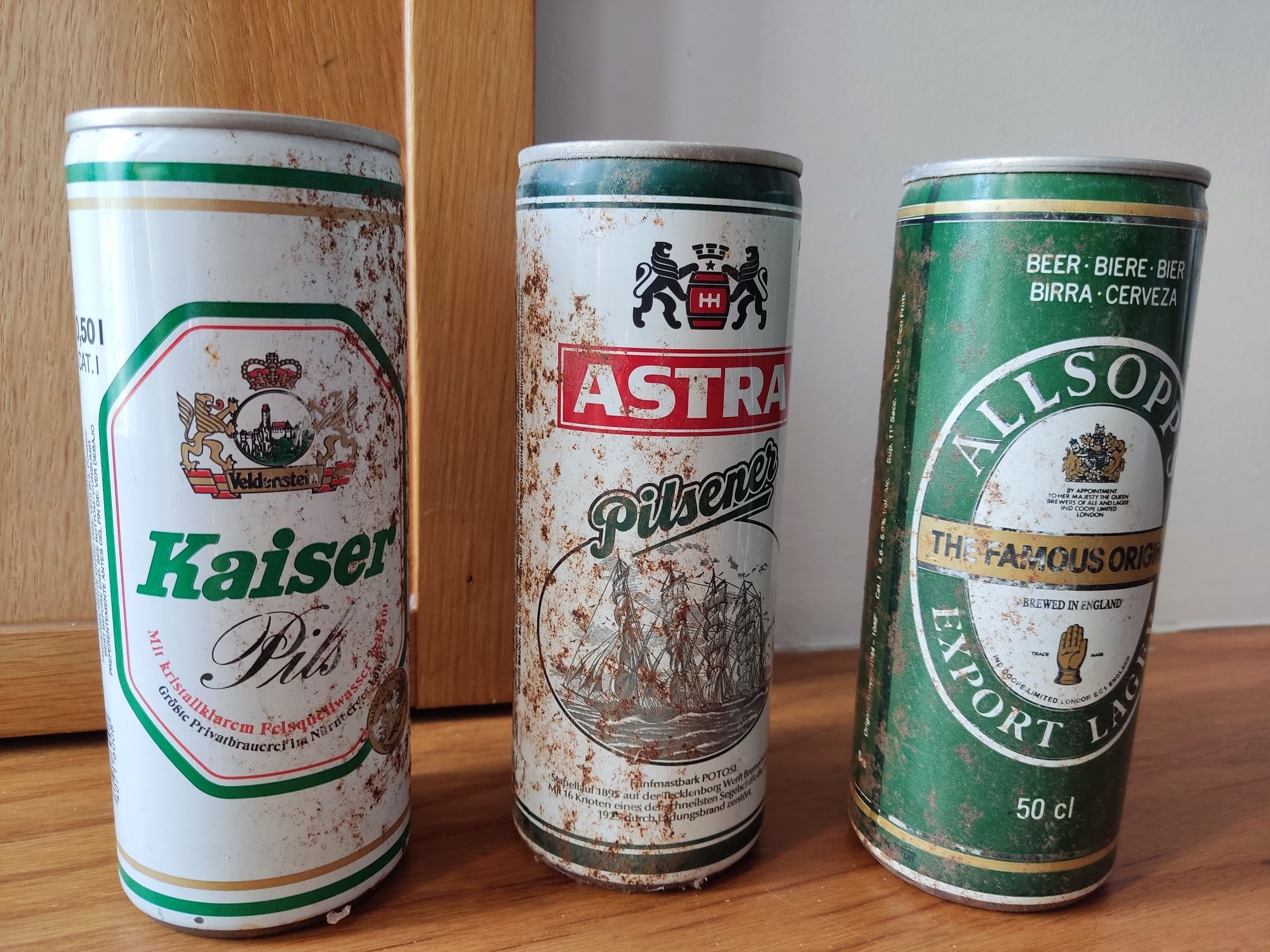 Latas de cerveja antigas de 50 cl