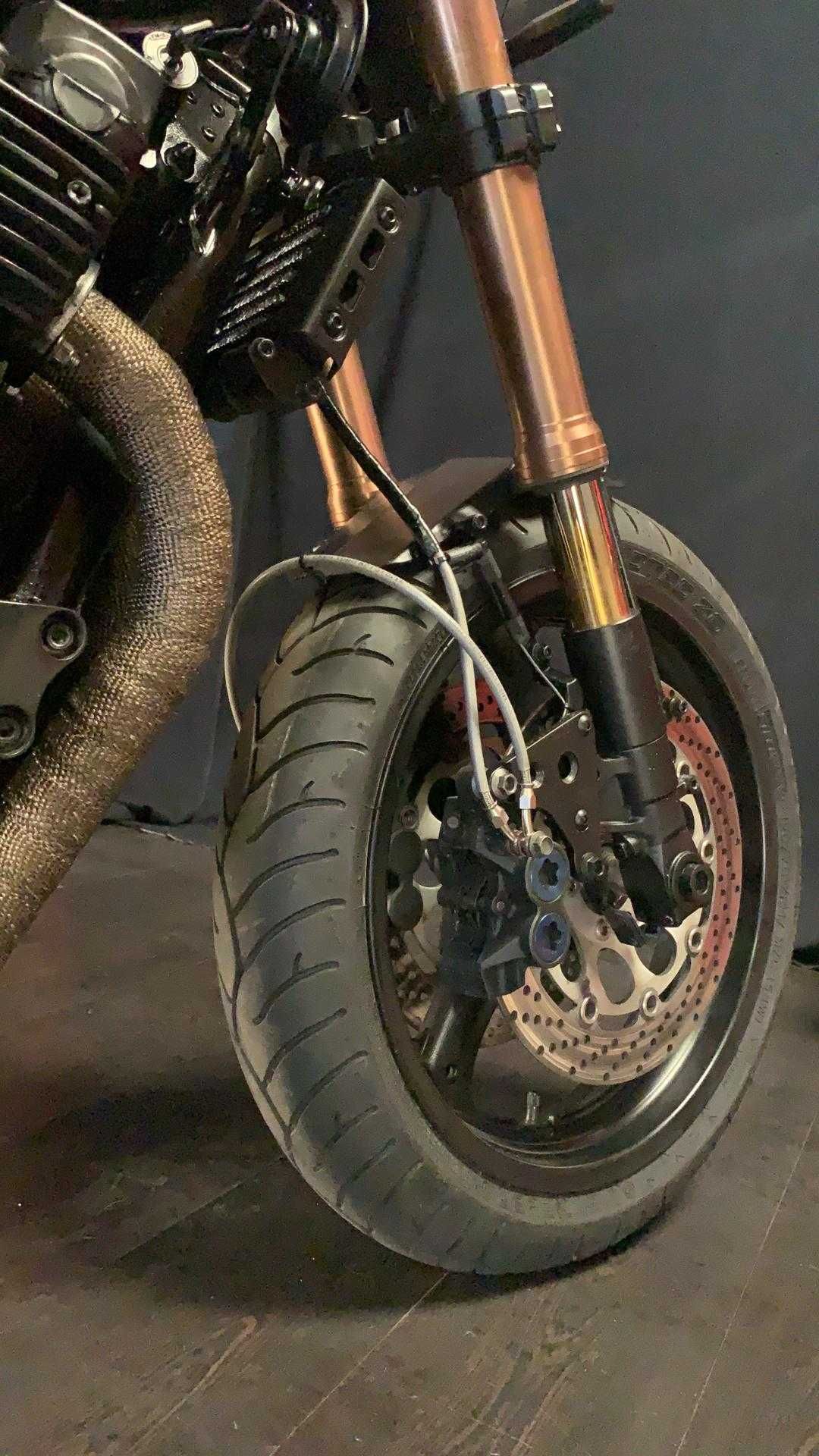 Yamaha café racer