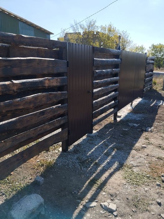 Гарна та велика земельна ділянка з забудовою