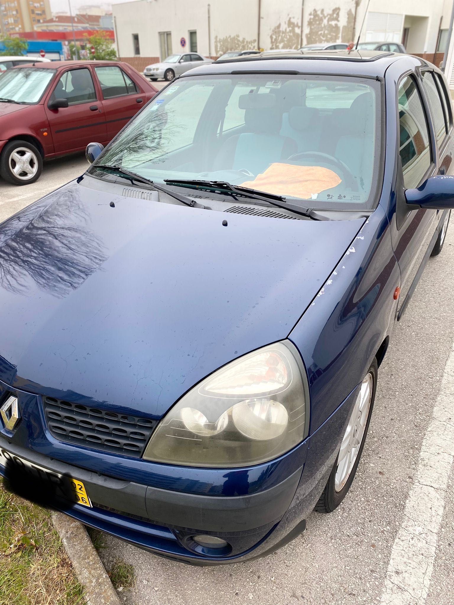 Renault Clio ano 2002