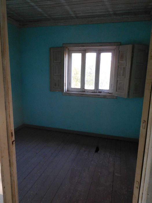 Casa para renovar ,Excelente local , bons acessos, boa esposição solar