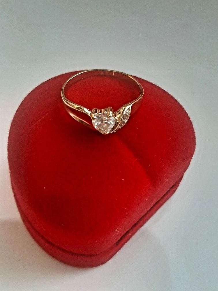 Złoty pierścionek  na  zaręczyny lub rocznicę próba 585 prezent