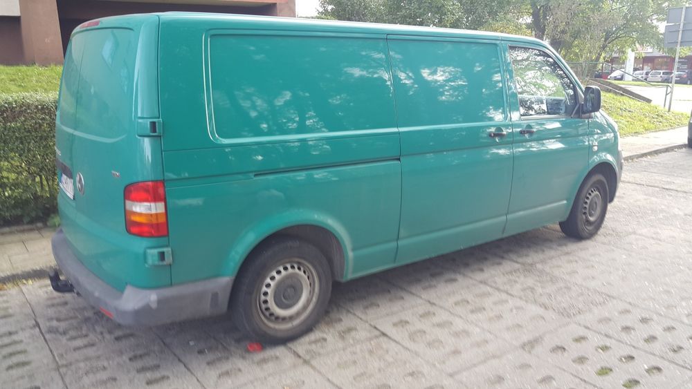 VW Transporter T5 Long 2008r. Bez klimy.
