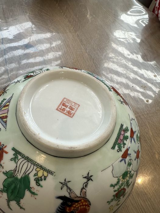 Антикварна салатниця з клеймом