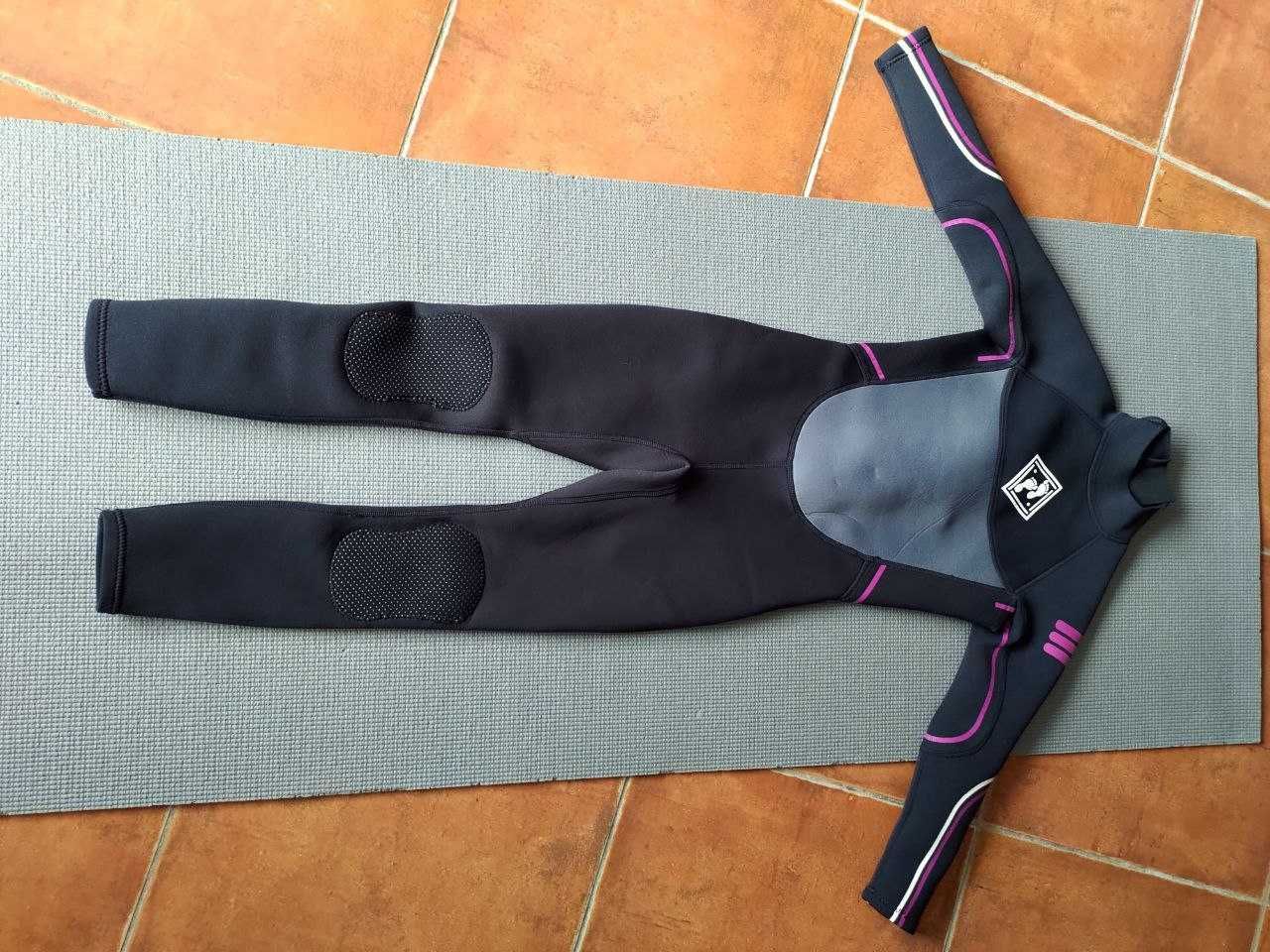 Fato de neoprene para esportes aquáticos