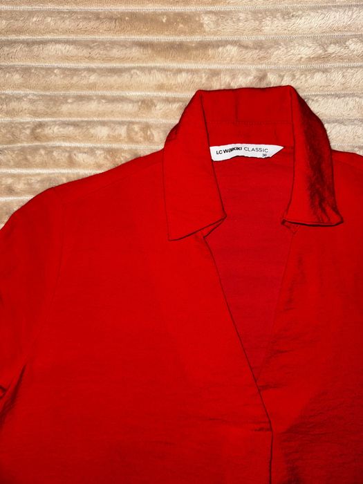 Блузка червого кольору, бренд «LC WAIKIKI»