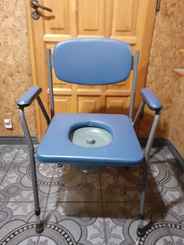 Krzesło toaletowe tapicerowane regulowana wysokość