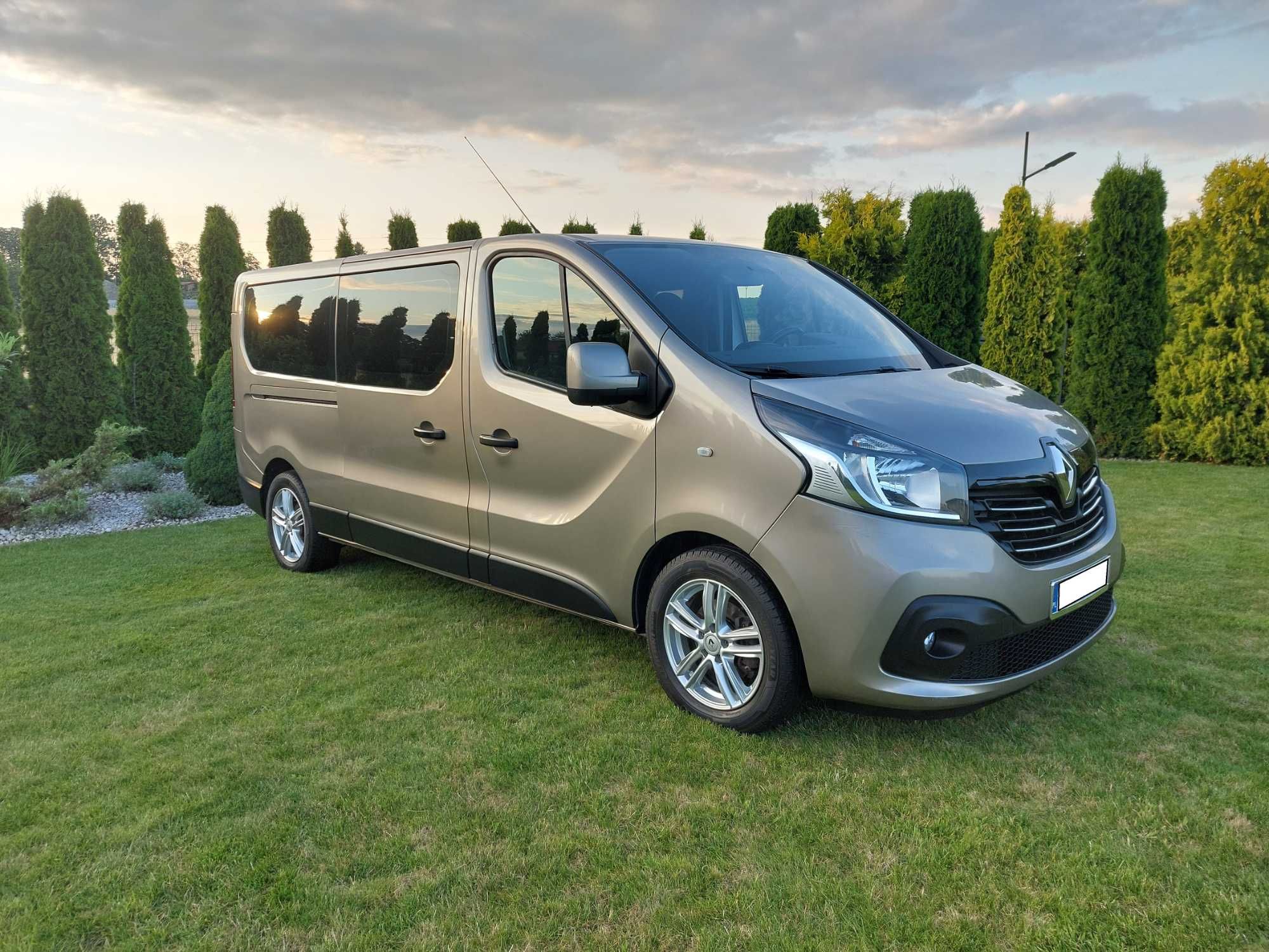 Renault Trafic polski salon wersja long 9 osób nawiewy Webasto
