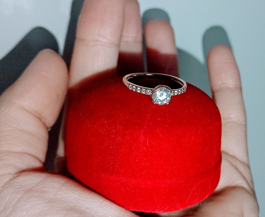 Кольцо золотое / заручальна каблучка / Tesori Zirconia Swarovski