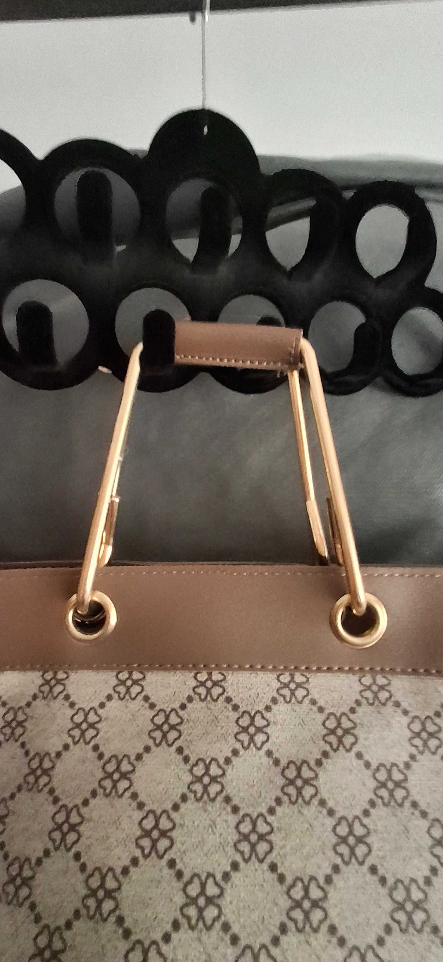 Malha shopper com alça dourada