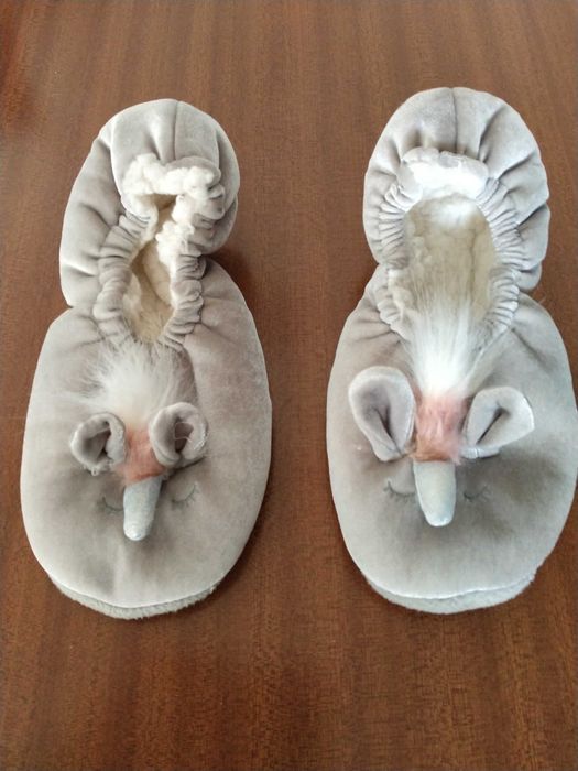 pantofle, kapcie antypoślizgowe