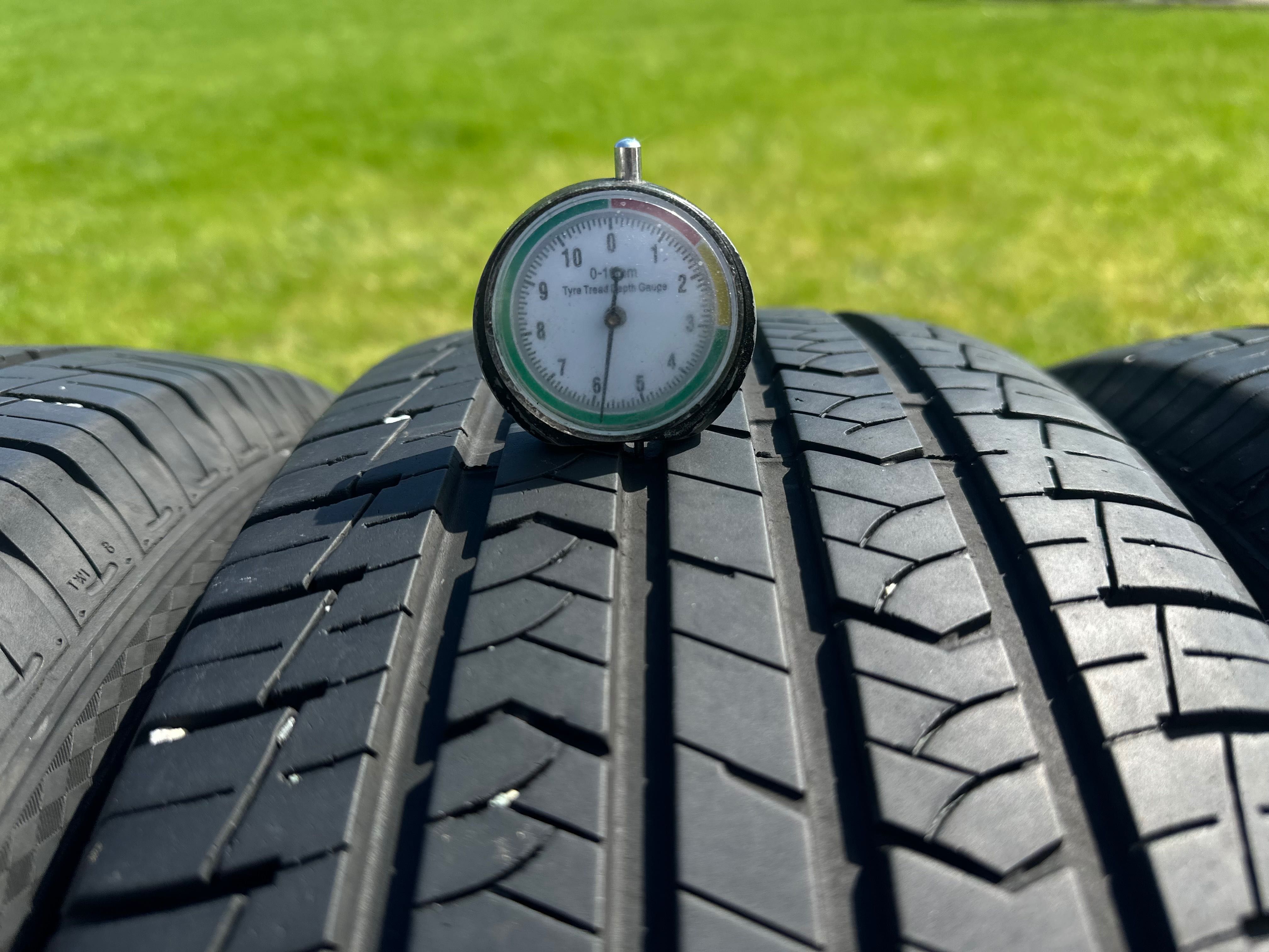 Літня резина 225 60 R17 22рік