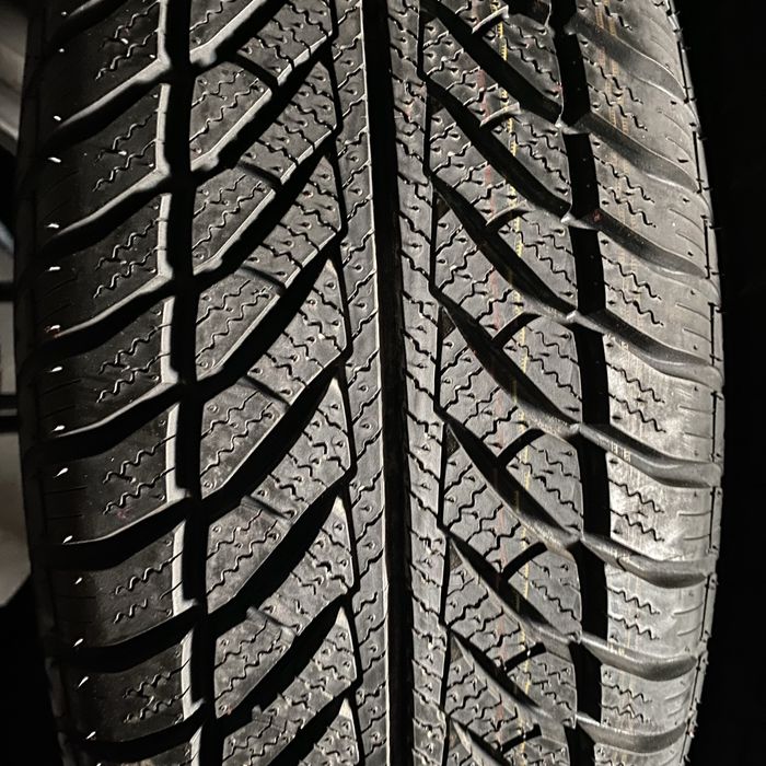 Шини нові 205/60/16 - 4шт Goodyear UltraGrip Performence 2 зима