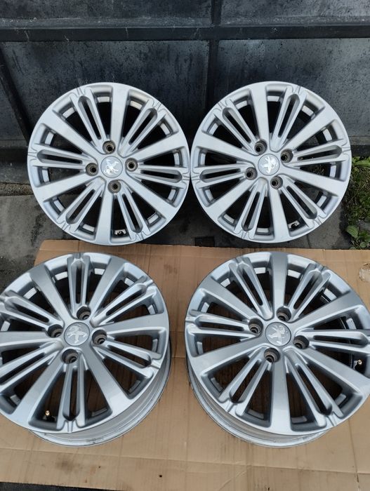 Продам диски на Пежо