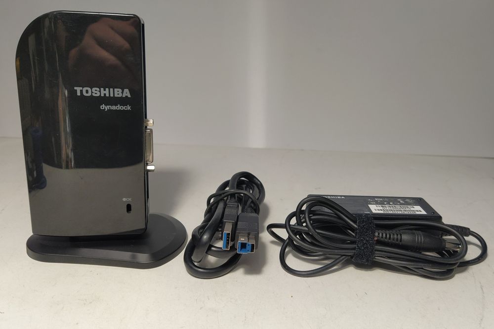 Toshiba DynaDock V3.0+ Docking Station64286066605826124