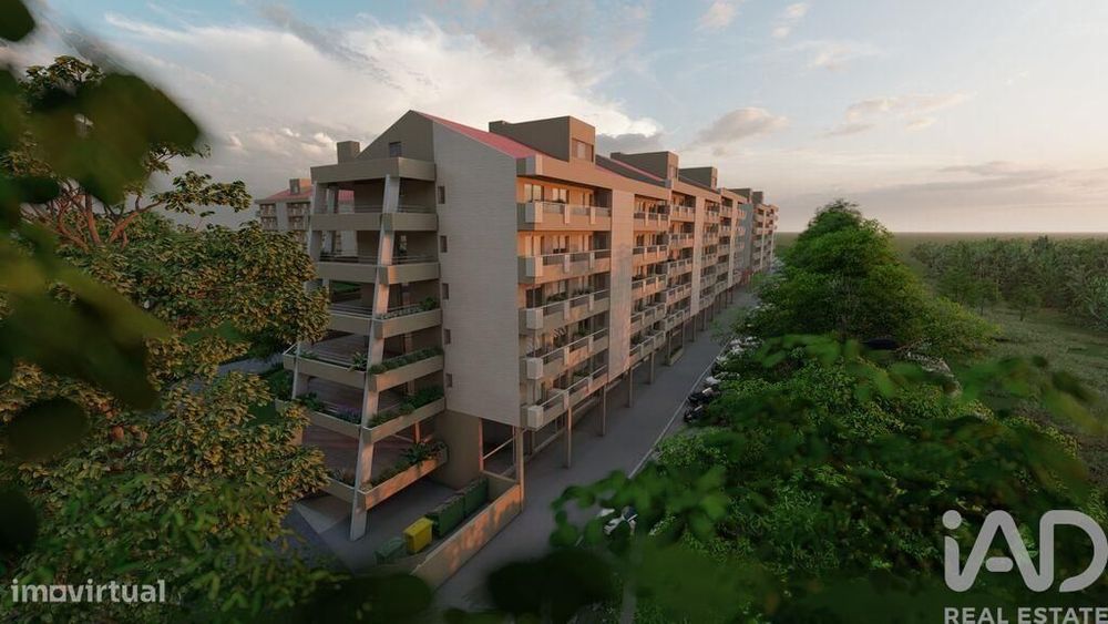 Loja / Estabelecimento Comercial T2 em São joão da madeira de 84,00 m2