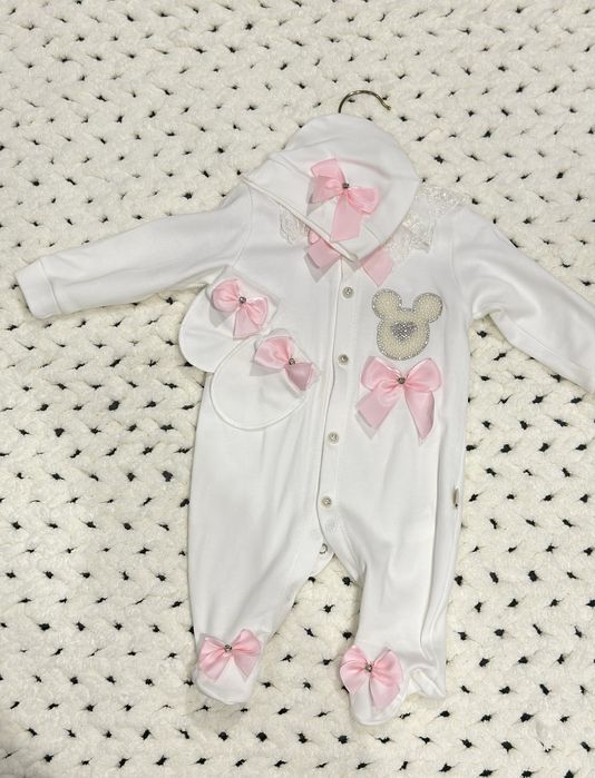 Чоловічок святковий для дівчинки 56