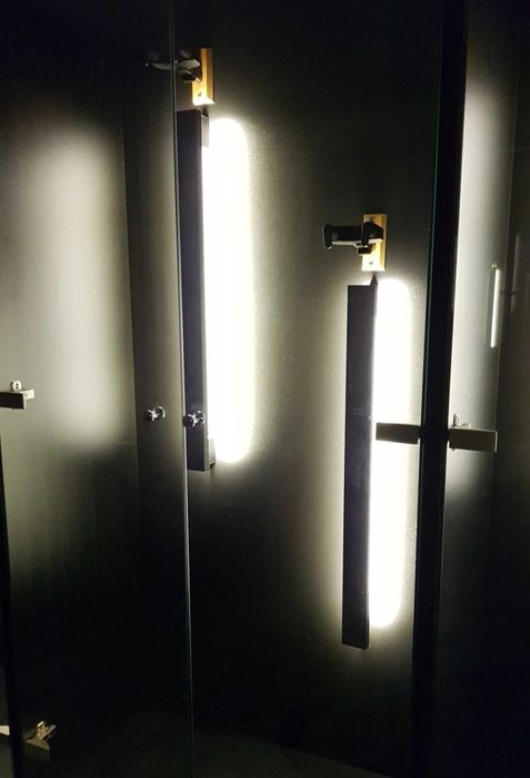 Szafa na gitary witryna podświetlana LED szklane drzwi uchwyty Hercule