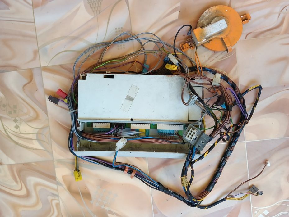 Клеммные колодки от стиральной машины SIEMENS 6143