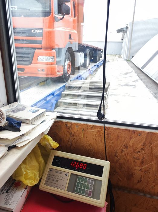 Площадка полуприцеп під солому лісовоз самоскида переобладнання