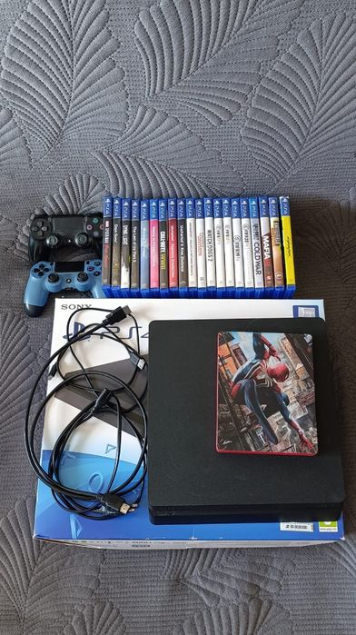 Sprzedam używana Konsolę ps4 1Tb