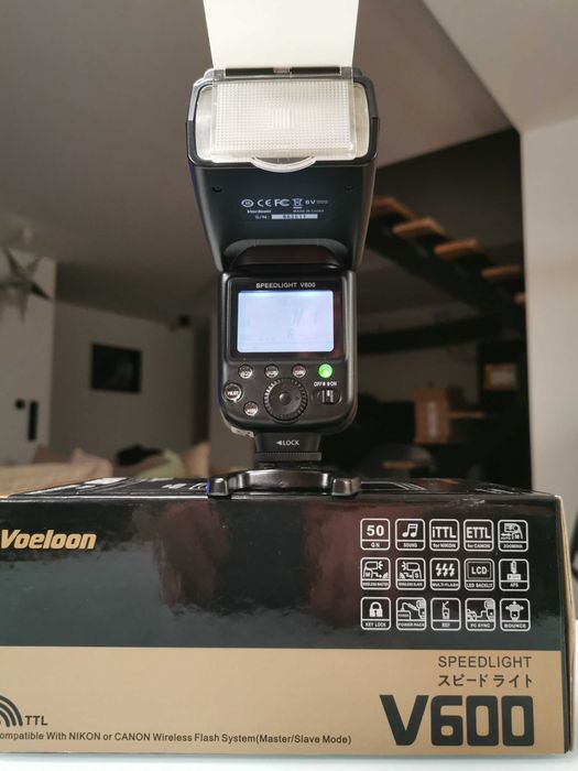 Lampa błyskowa VOELOON V600 do Nikona