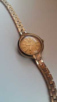 Zegarek Łucz pozłacany na bransoletce średnica 25 mm Vintage.