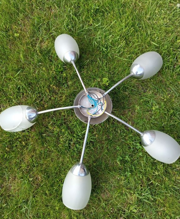 Srebrna lampa sufitowa