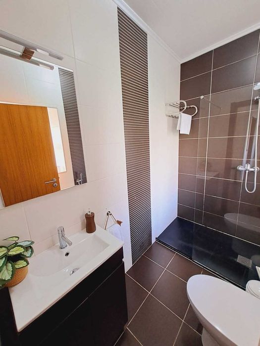 Prédio c/ 3 apartamentos em Tomar