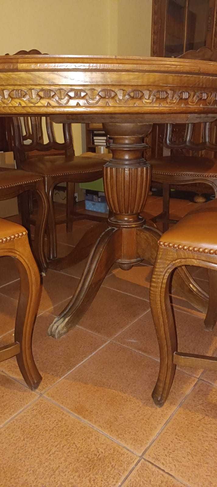 Louceiro + Mesa e 6 Cadeiras - Madeira Castanho em Bom Estado!