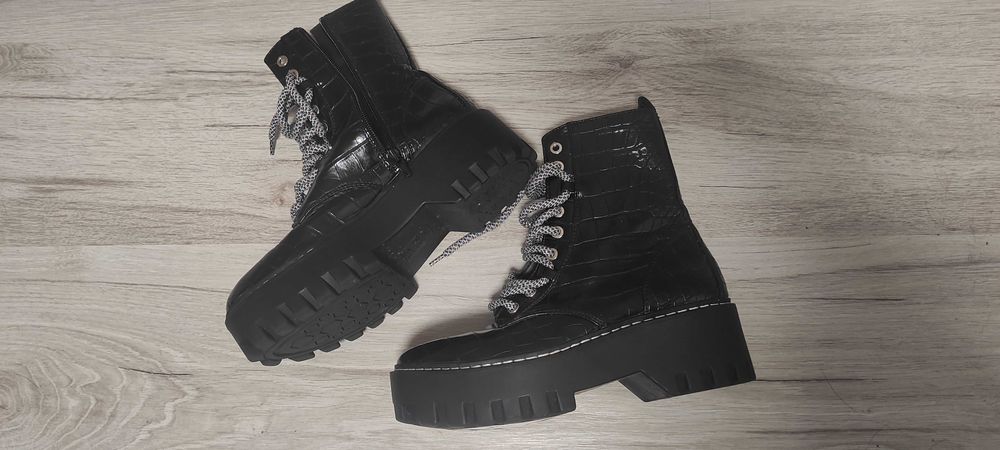 Зара черевики/ботинки