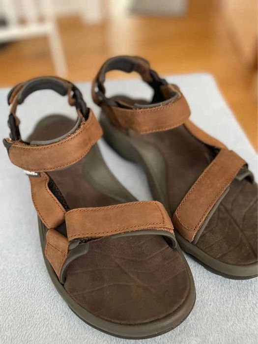 Sandały marki Teva Terra Fi Lite Leather ecco rozmiar 44,5